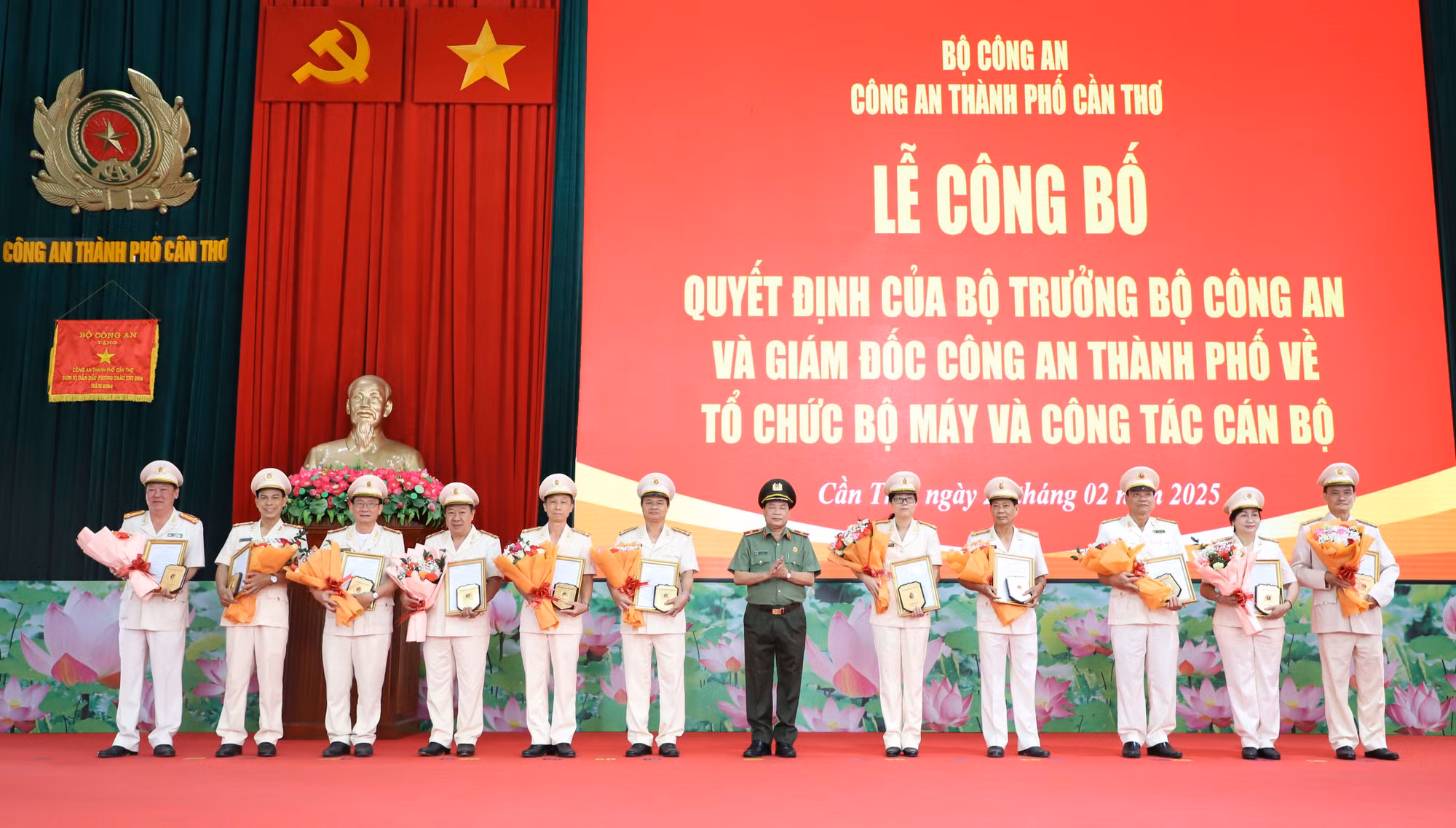 Công an TP Cần Thơ giải thể Công an cấp huyện, tăng cường cán bộ về Công an cấp xã -0