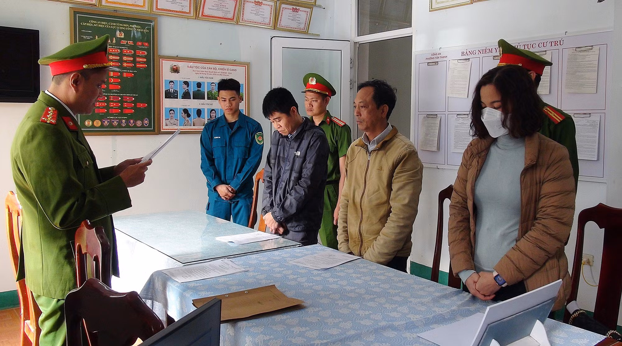 Đưa và nhận hối lộ hơn 1,5 tỷ đồng, 3 đối tượng bị bắt tạm giam -0