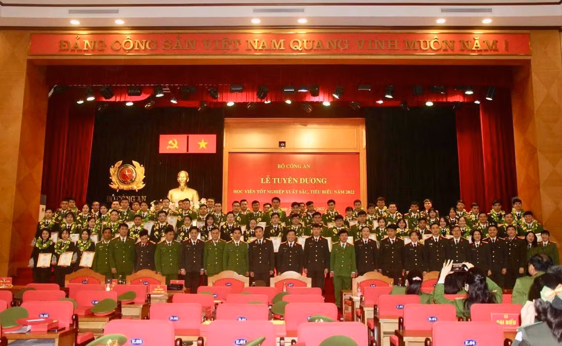 Tuyên dương 67 học viên tốt nghiệp xuất sắc, tiểu biểu trong các học viện, trường CAND -0