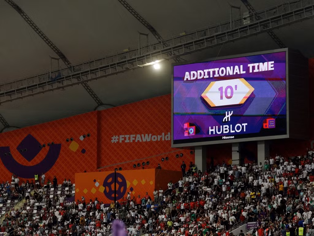 World Cup 2022: Thế giới nhìn xuyên qua trái bóng -0