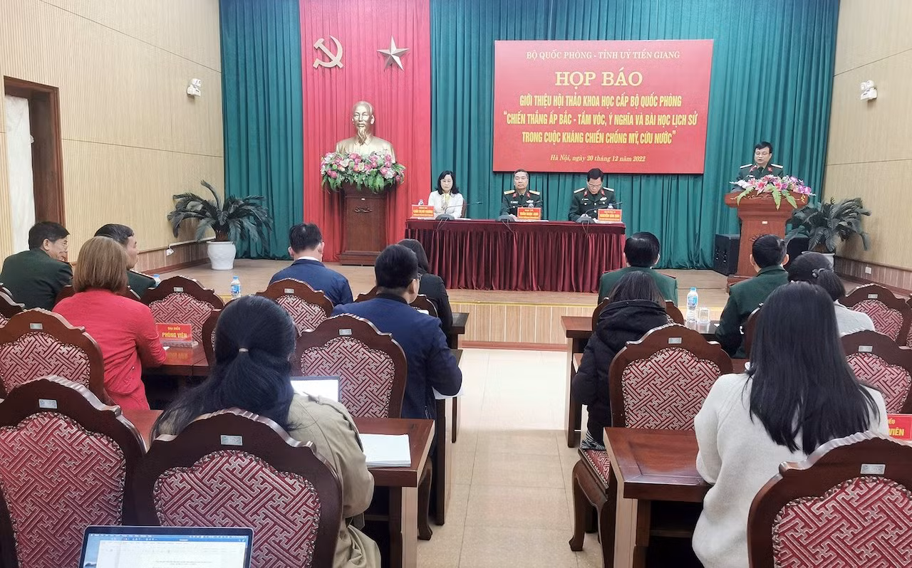 Tổ hội thảo khoa học cấp Bộ Quốc phòng về 60 năm Chiến thắng Ấp Bắc -0