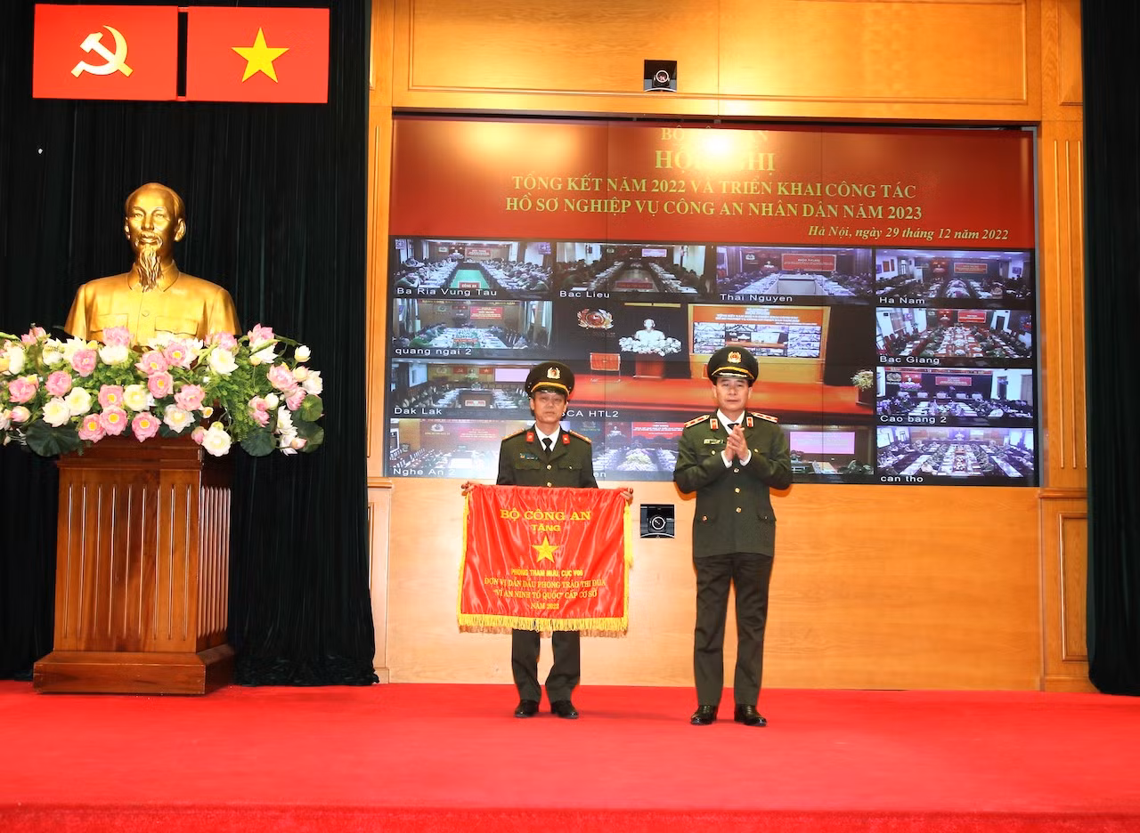 Hồ sơ nghiệp vụ là lực lượng đi đầu, tiên phong trong chuyển đổi số trong CAND -0