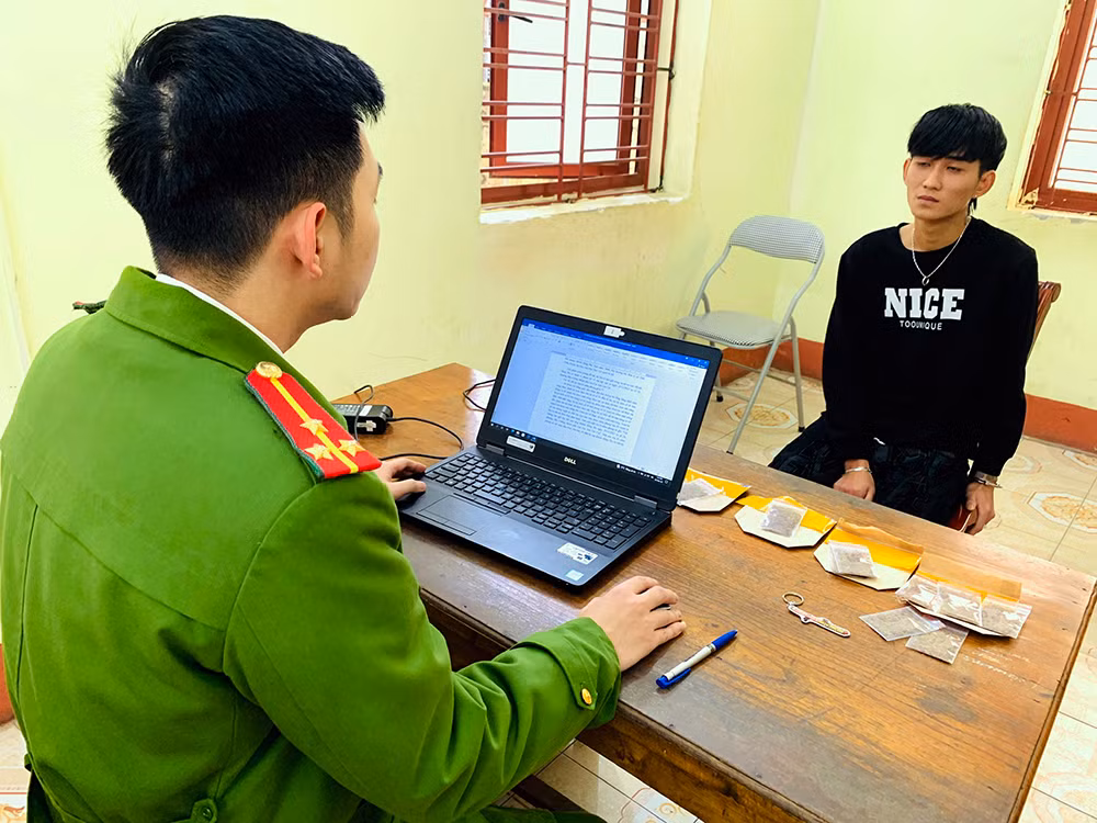Bắt giữ đối tượng bán dạo ma tuý “Tô ba cô” ở Lào Cai -0