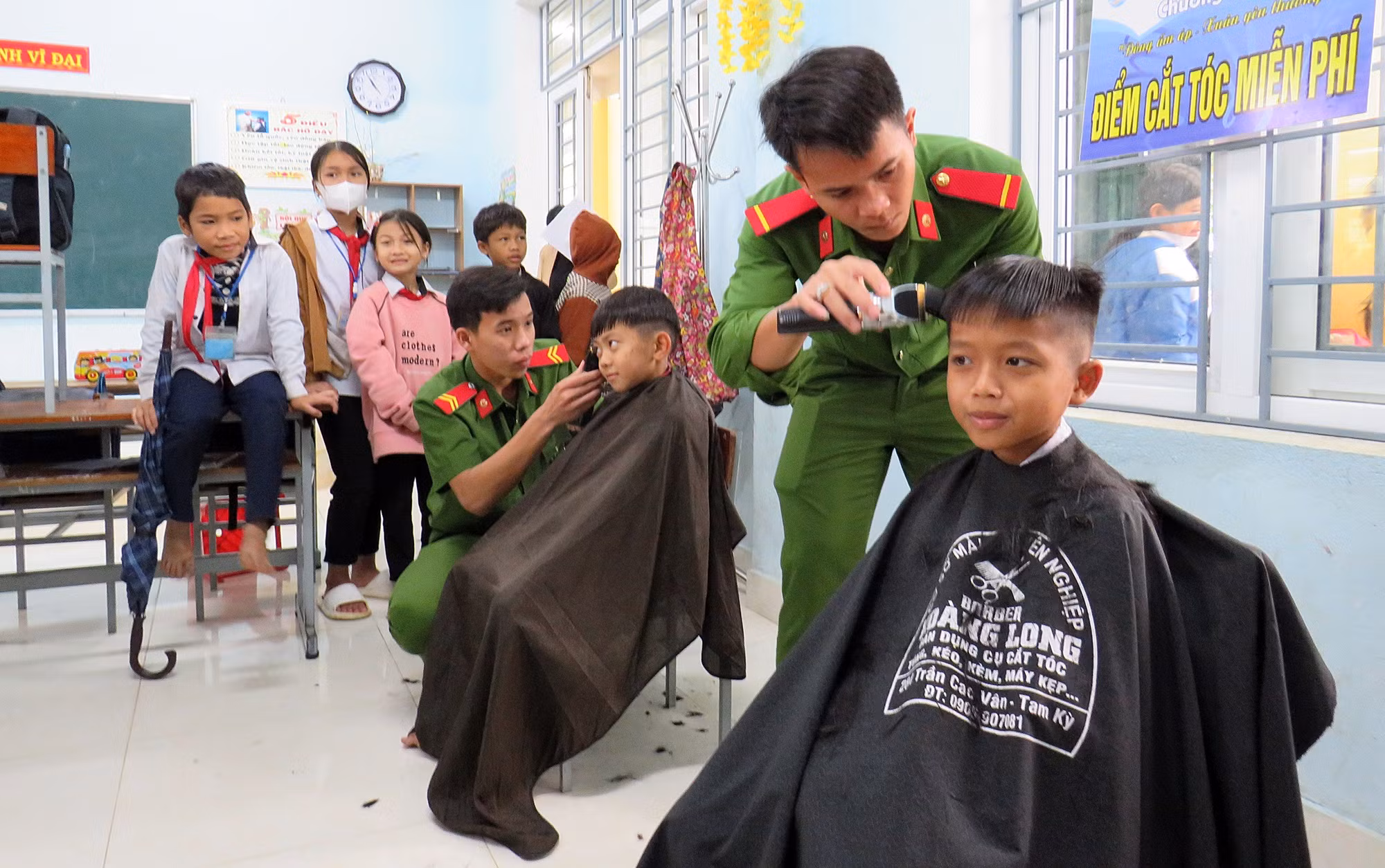 Mang “Đông ấm áp, xuân yêu thương” đến với người dân miền núi Quảng Nam -0