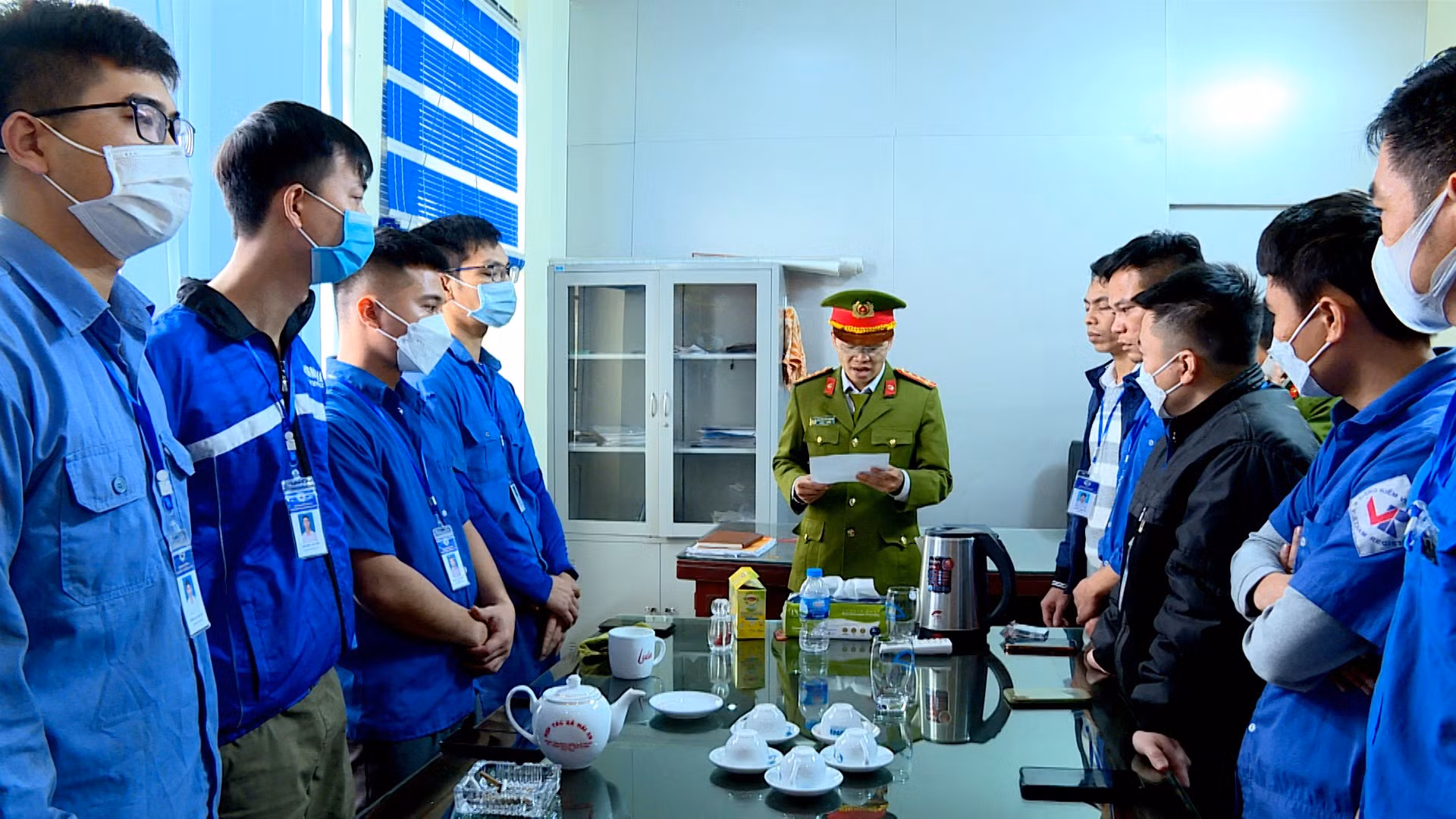 Bắt Giám đốc, Phó Giám đốc và 12 cán bộ Trung tâm Đăng kiểm ở Bắc Ninh -0