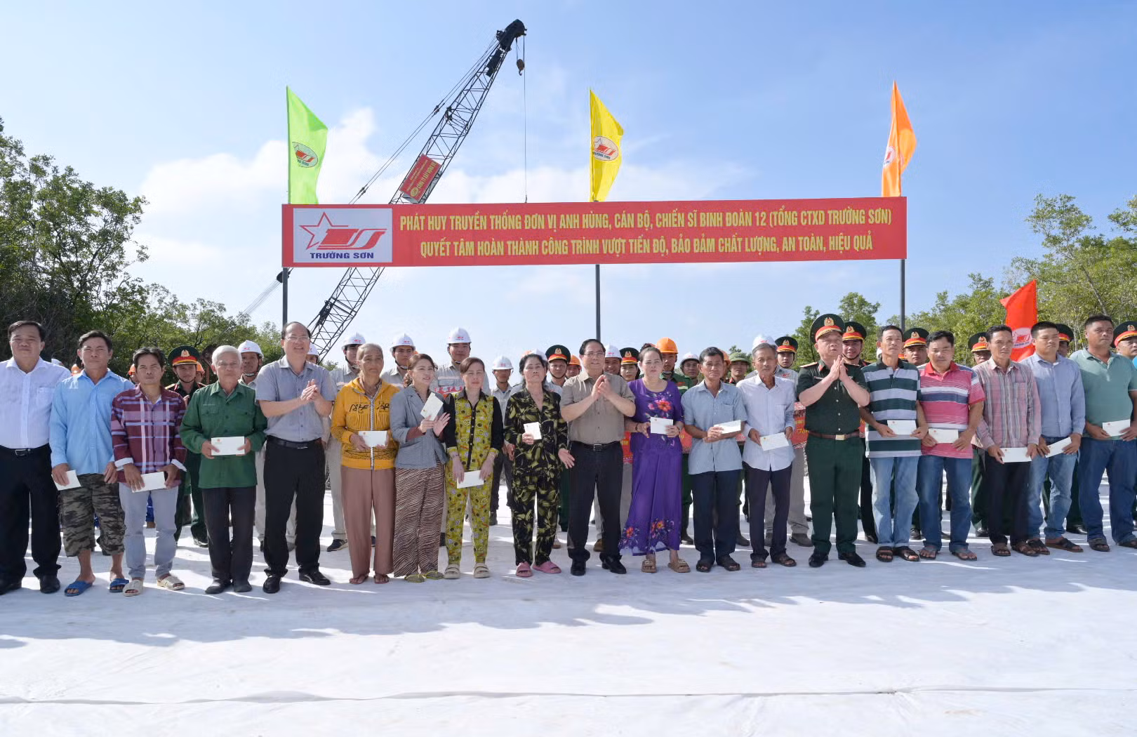 Thủ tướng Phạm Minh Chính yêu cầu bảo đảm tiến độ các công trình giao thông chiến lược tại Cà Mau -1