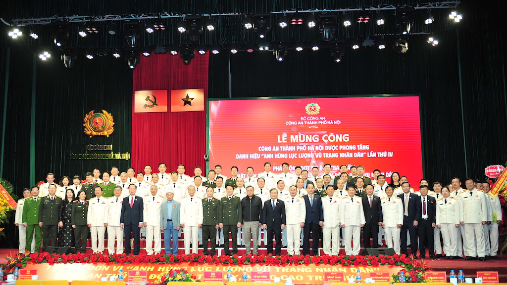 Hoạt động của Công an Thủ đô phải tạo nền tảng, động lực hỗ trợ cho phát triển kinh tế - xã hội -0