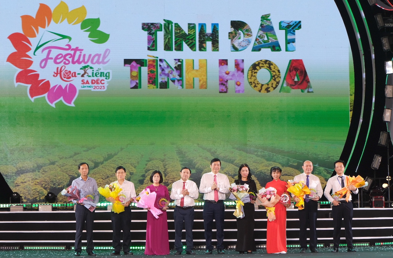 Làng hoa Sa Đéc tô đậm rõ nét hình ảnh đẹp của quê hương Đất Sen hồng -0