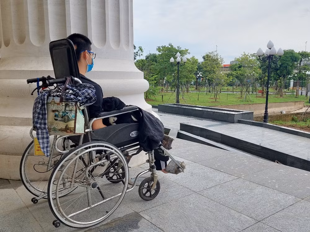 Từ xích mích không đáng có, kẻ vào tù, người ngồi xe lăn cả đời -0
