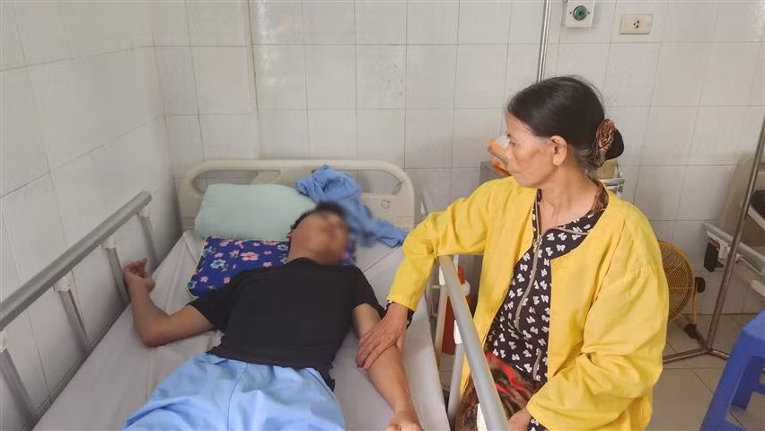 Công an điều tra vụ nam thanh niên bị đánh bất tỉnh giữa đường -0