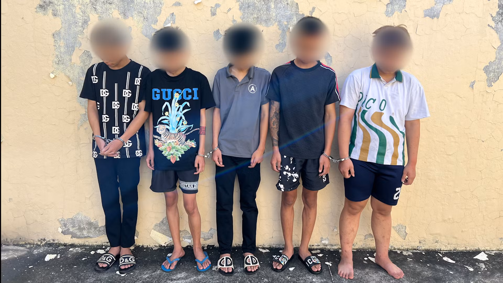 Bắt giữ nhóm đối tượng gây ra liên tiếp 3 vụ cướp tài sản -0