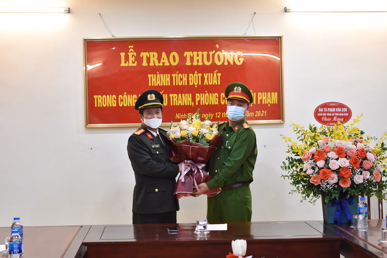 Đi nhờ xe tải vận chuyển ma túy từ miền Trung ra Hà Nội -0