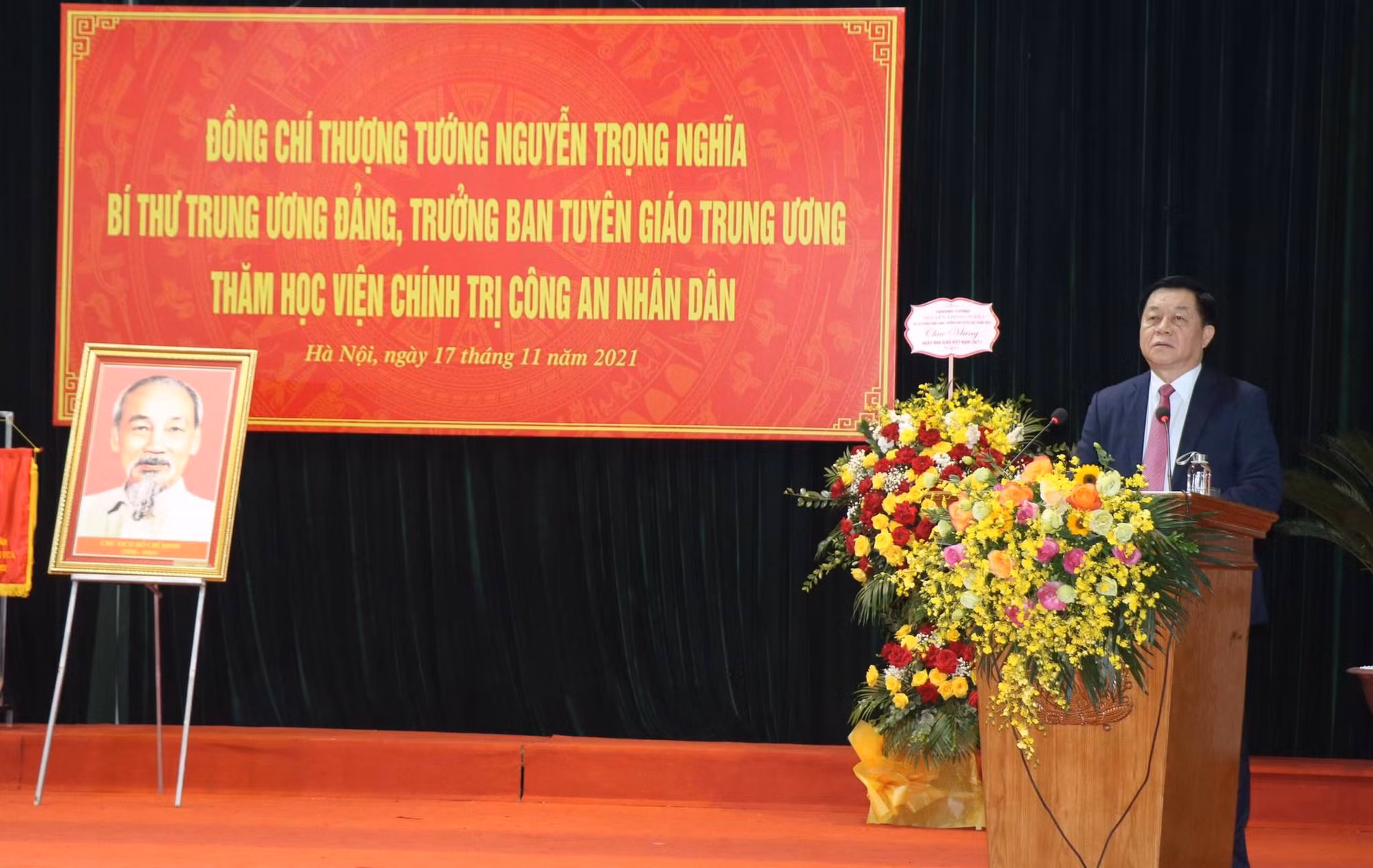 Trưởng Ban tuyên giáo Trung ương thăm, chúc mừng Học viện Chính trị CAND nhân dịp 20/11 -0