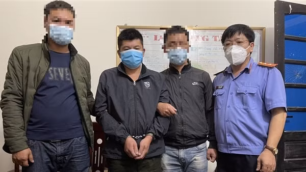 Vận chuyển 12 bánh heroin từ biên giới về TP Hồ Chí Minh tiêu thụ ảnh 2