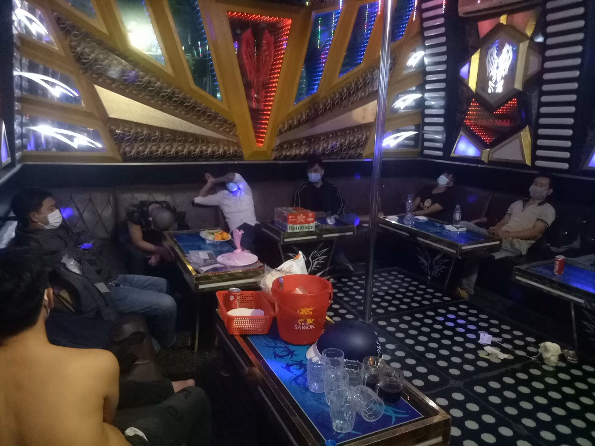 Công an thành phố Quảng Ngãi triệt xóa ổ ma túy trong Karaoke Sao Mai -0