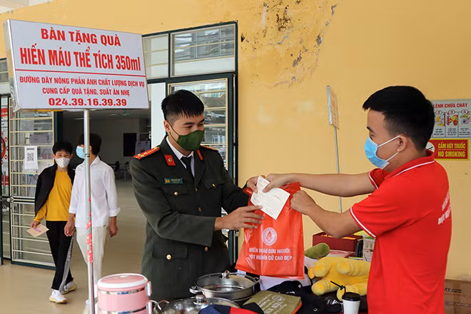 “Giọt máu nghĩa tình” của Công an tỉnh Sơn La -2
