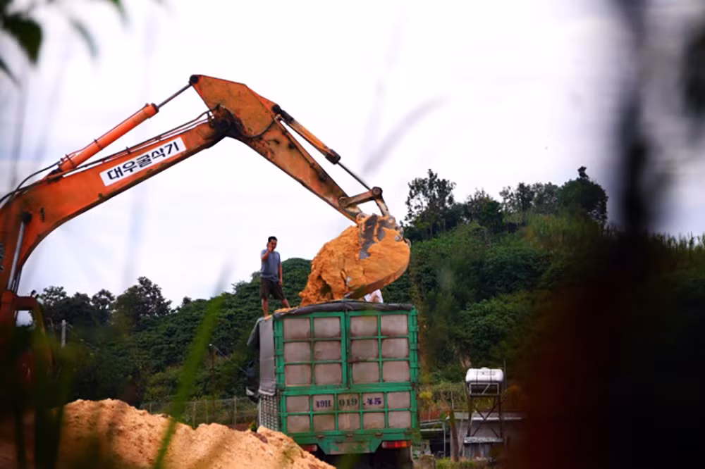 Đường đi của khoáng sản nhập nhằng nguồn gốc (Bài 2) -0