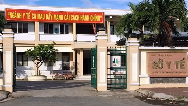 Bãi nhiệm Ủy viên UBND tỉnh đối với cựu Giám đốc Sở Y tế Cà Mau