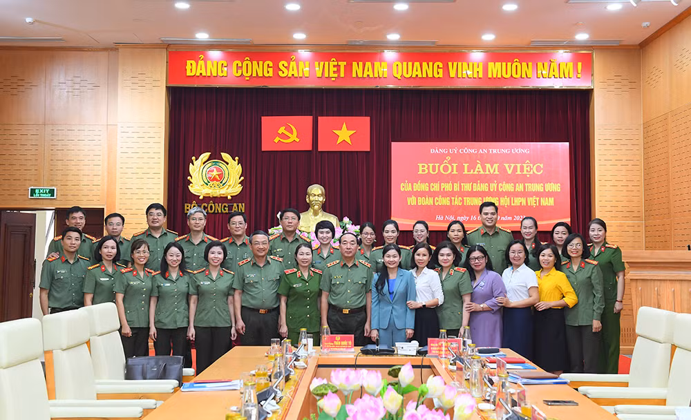 Khẳng định vị trí, vai trò của các cấp Hội Phụ nữ trong nhiệm vụ giữ gìn ANTT -0