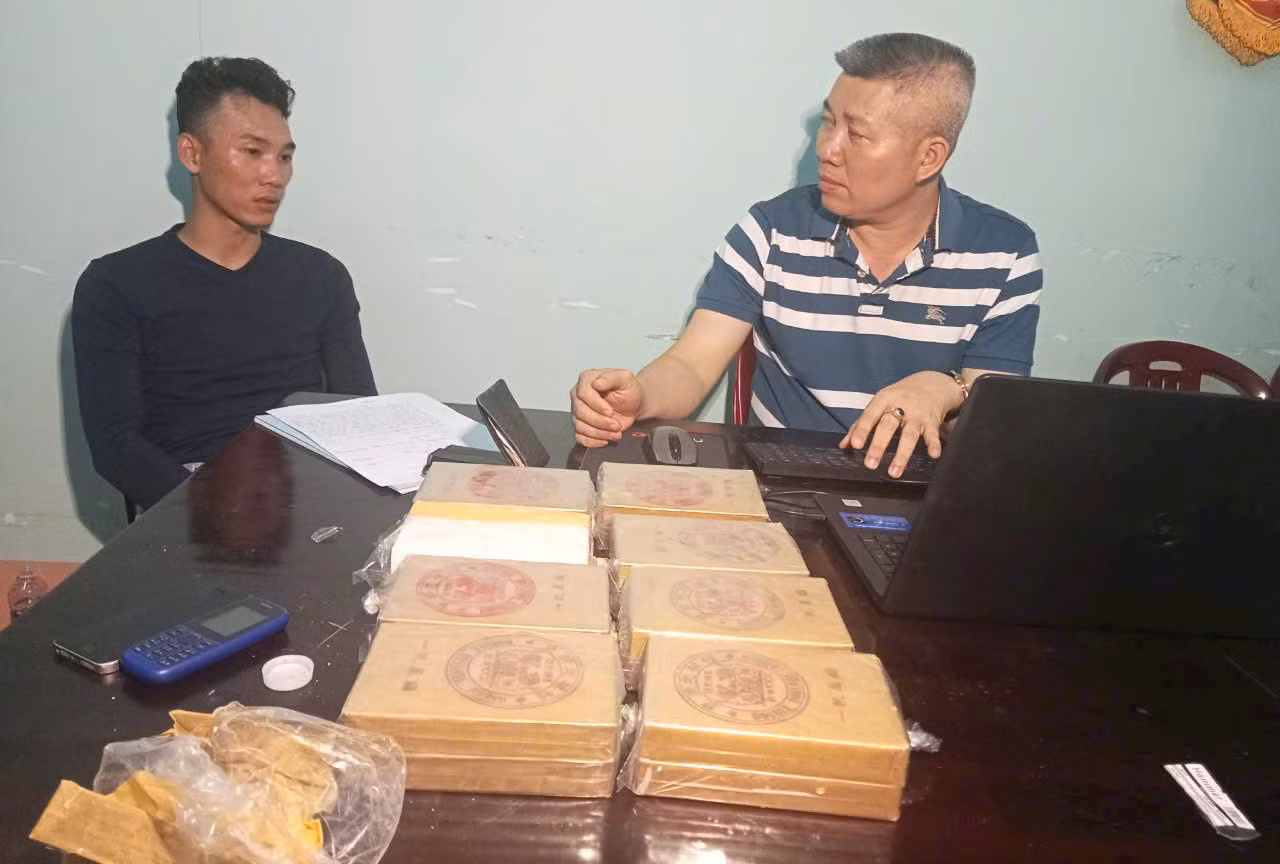 Bắt đối tượng vận chuyển 16 bánh ma túy bằng ô tô trên cao tốc Phan Thiết - Dầu Giây -0