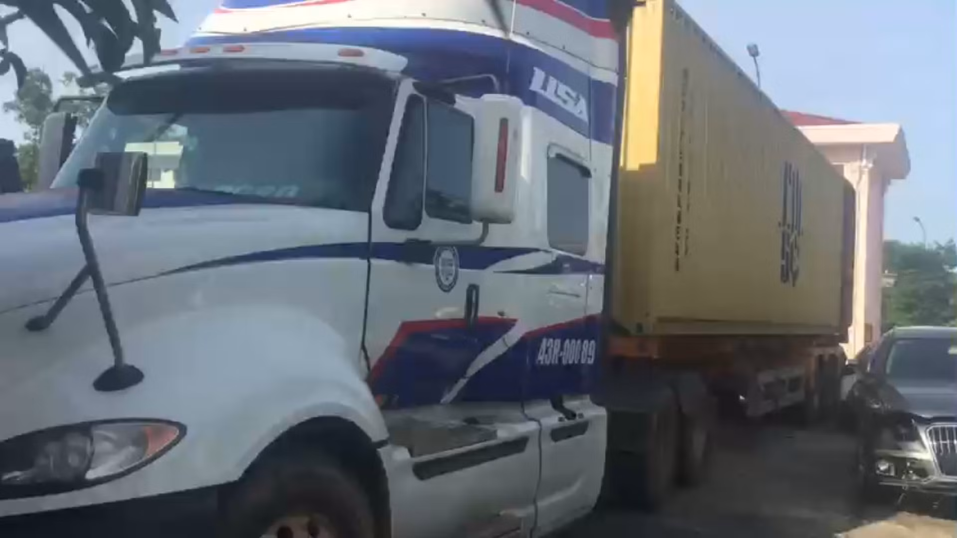 Làm rõ tài xế và xe ô tô đầu kéo gây tai nạn chết người rồi bỏ trốn -0