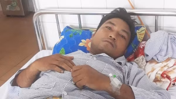 Đi tuần tra đêm, nhân viên bảo vệ rừng bị đâm