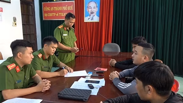 Khởi tố nhóm đối tượng cho vay “tín dụng đen”, cướp tài sản ảnh 2