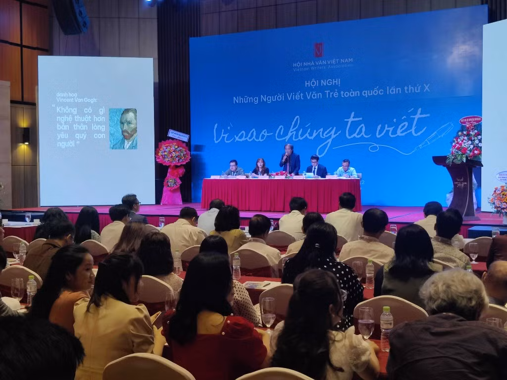 Khai mạc Hội nghị Những người viết văn trẻ toàn quốc lần thứ 10 -1