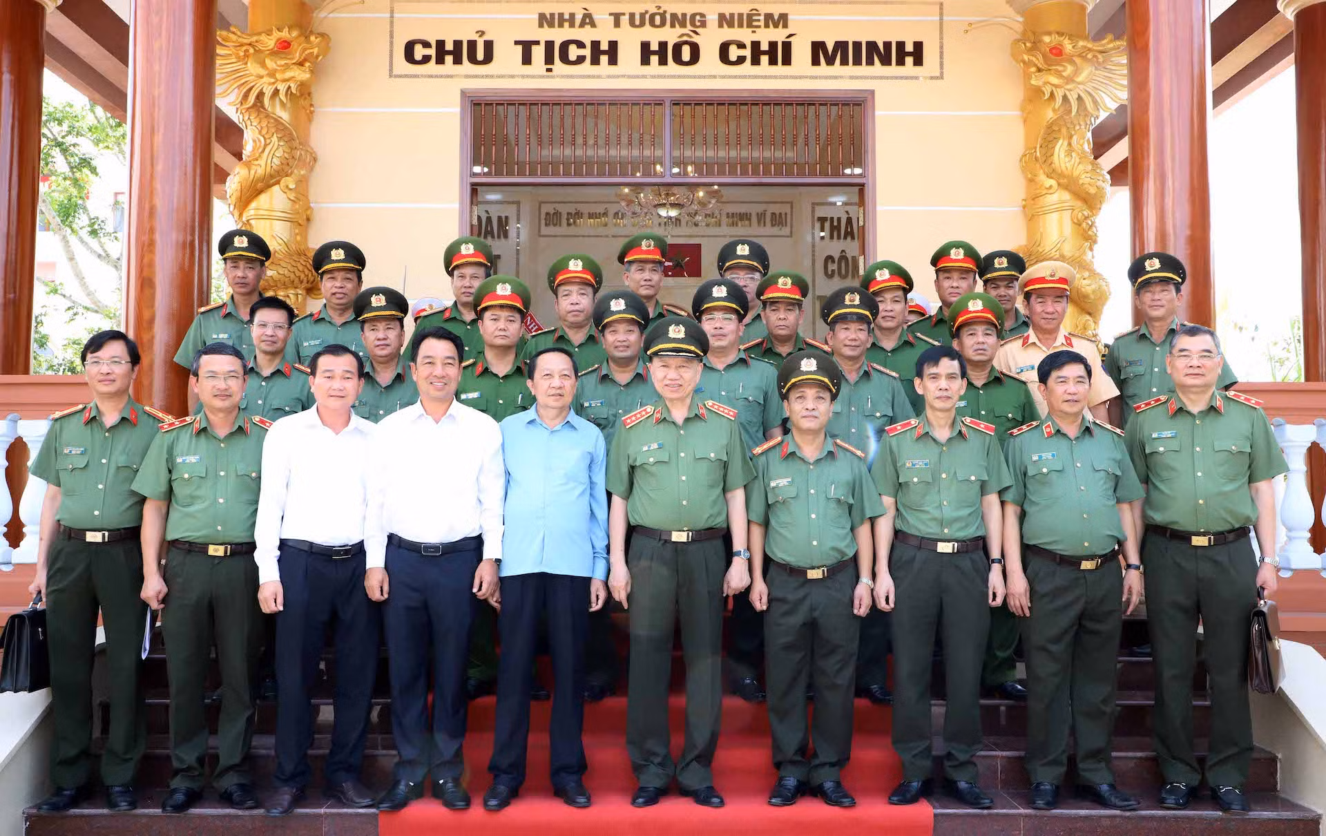 Xây dựng Công an xã, thị trấn chính quy đủ sức giải quyết vấn đề ngay từ đầu và tại cơ sở -0