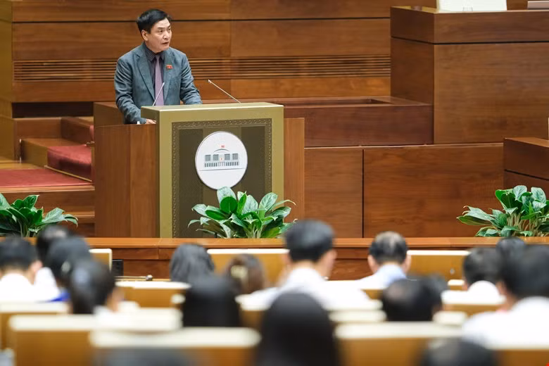 Không luật hóa hình thức 