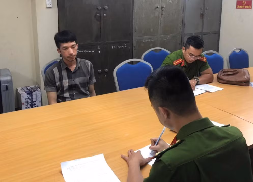 Bắt đối tượng truy nã mạo danh cán bộ Công an vay tiền của nhiều người -0