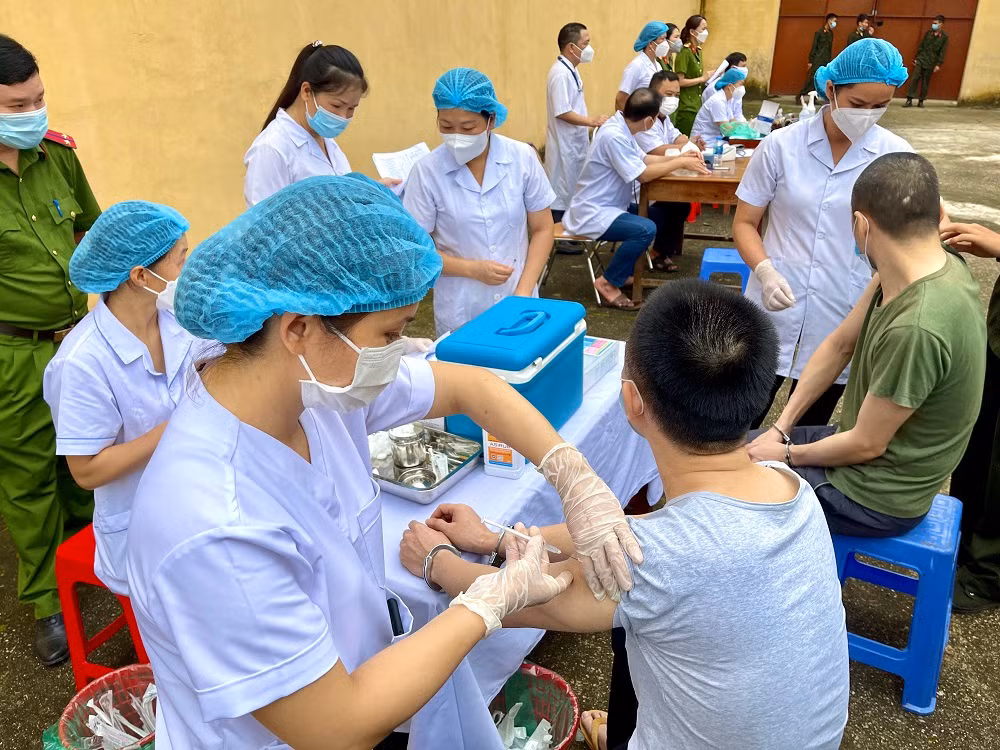 Công an Cao Bằng tiếp tục triển khai tiêm vaccine ngừa COVID-19 cho can, phạm nhân -0