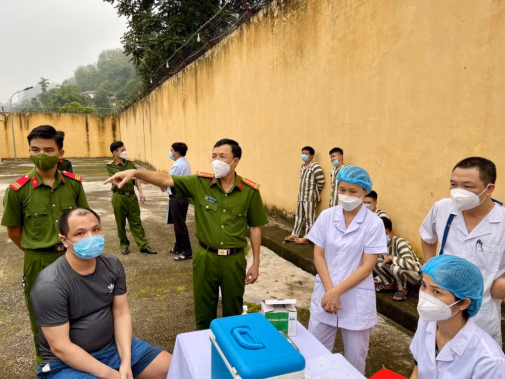 Công an Cao Bằng tiếp tục triển khai tiêm vaccine ngừa COVID-19 cho can, phạm nhân -0