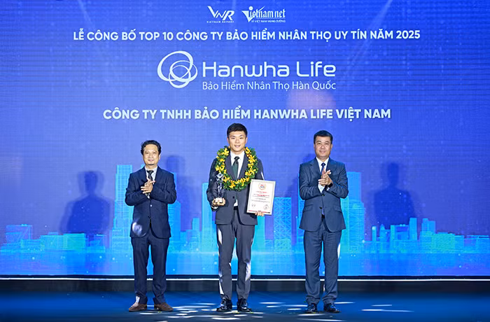 Hanwha Life Việt Nam 9 năm liên tiếp vào “Top 10 Công ty Bảo hiểm nhân thọ uy tín” -0