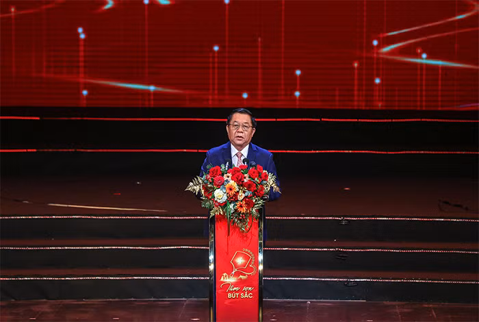 Phát biểu của đồng chí Nguyễn Trọng Nghĩa tại Lễ trao giải báo chí toàn quốc “Vì an ninh Tổ quốc và bình yên cuộc sống” giai đoạn 2023 - 2025 -0