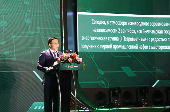 Vietsovpetro đón dòng dầu đầu tiên từ mỏ Kình Ngư Trắng - Kình Ngư Trắng Nam -1