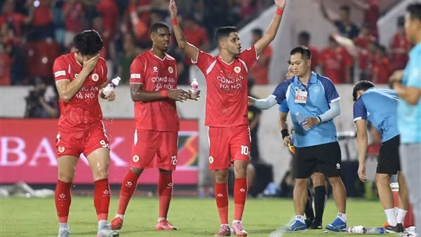 Giá trị trung phong ngoại ở V.League