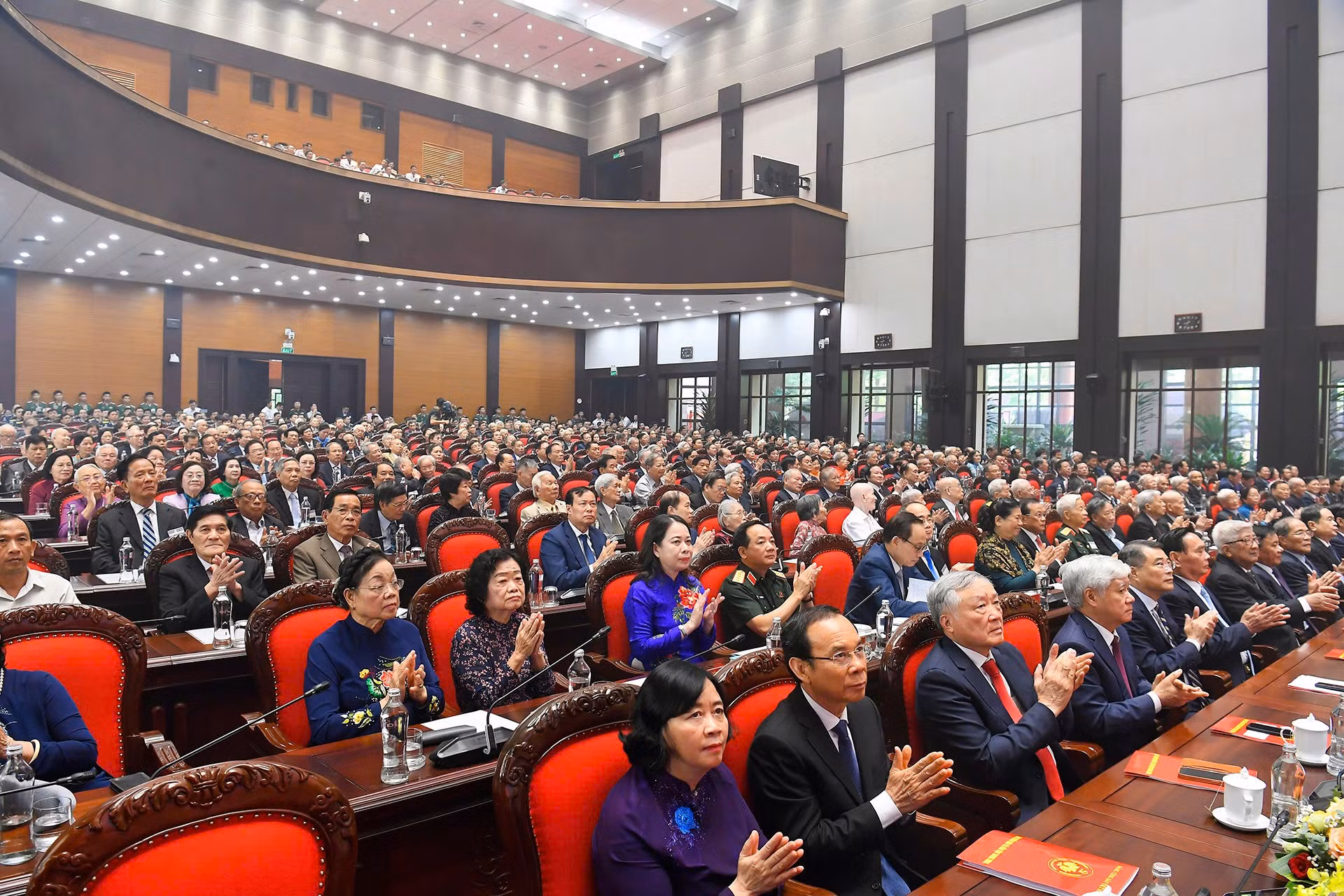 Tri ân những 