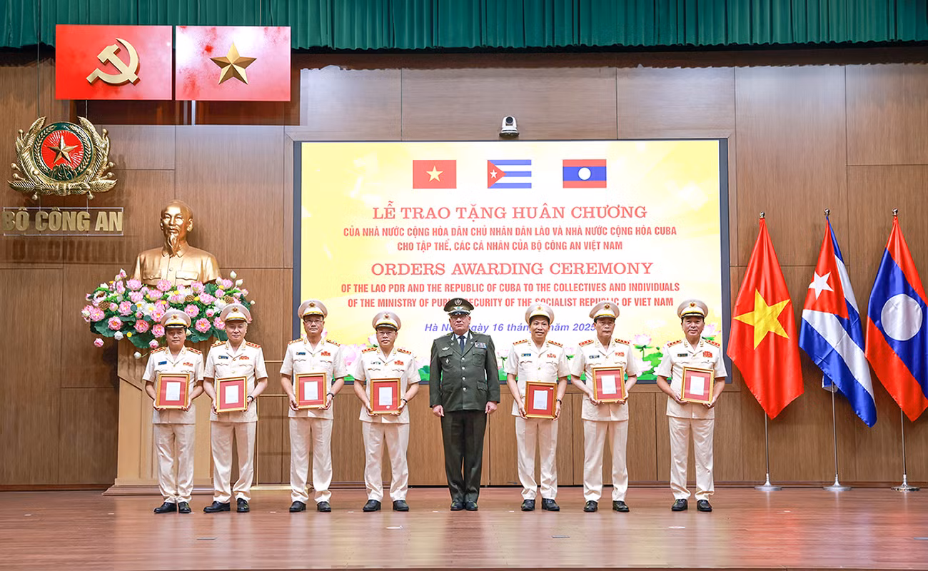 Dấu ấn quan hệ đặc biệt Việt Nam – Lào – Cuba trong ngày hội truyền thống CAND -0