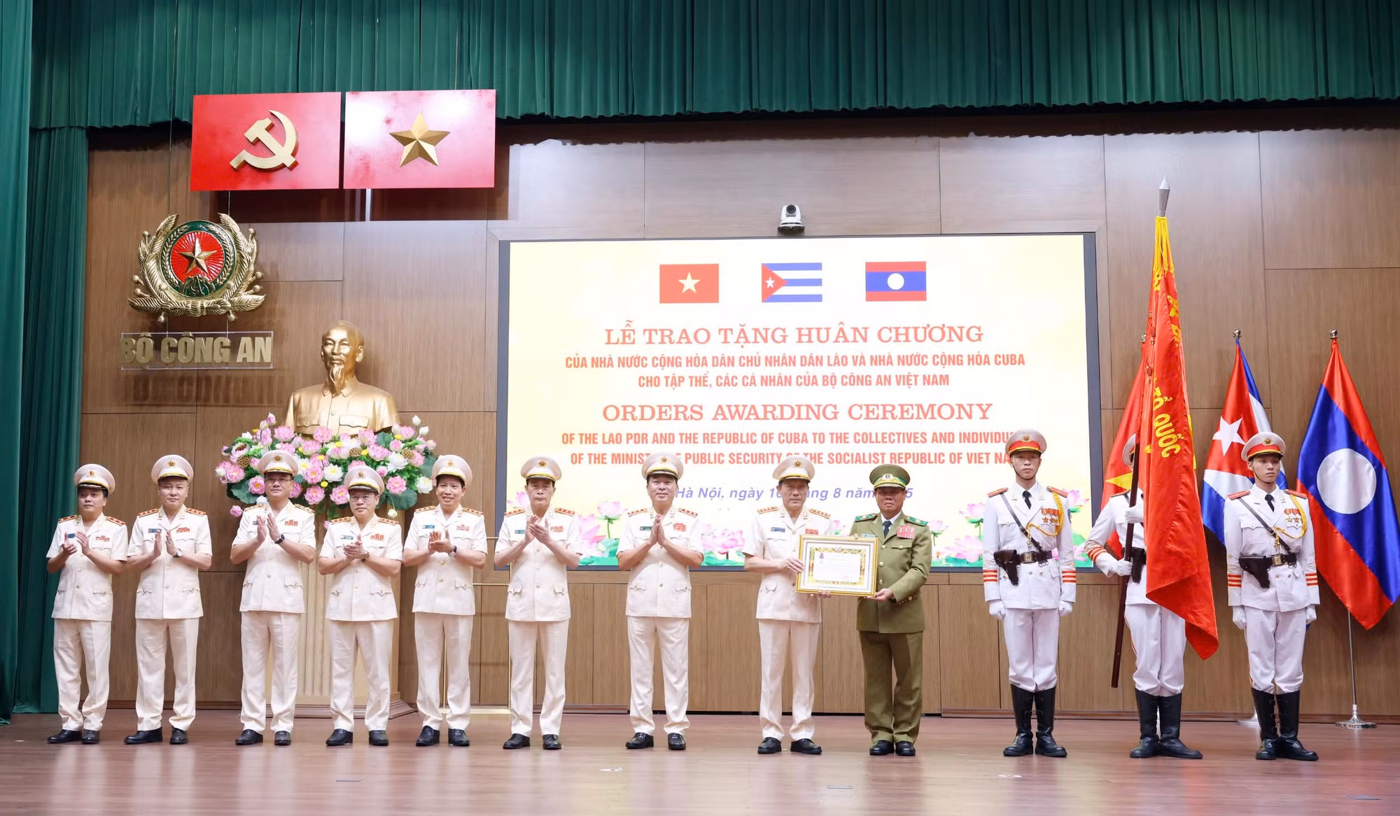 Dấu ấn quan hệ đặc biệt Việt Nam – Lào – Cuba trong ngày hội truyền thống CAND -0