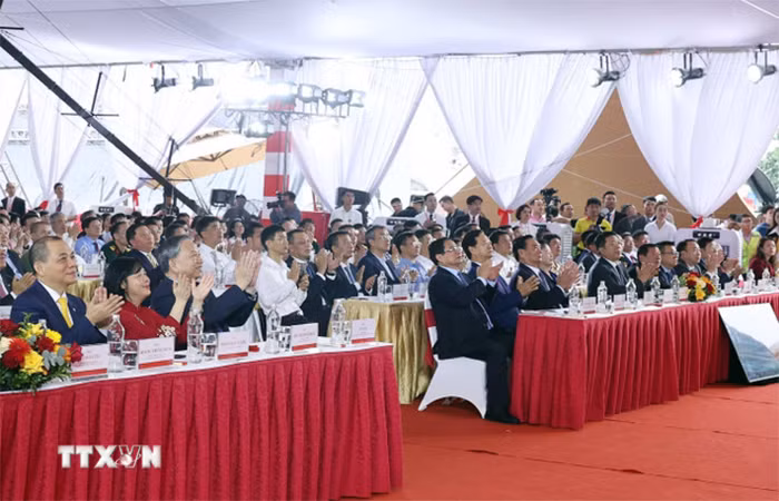 Thủ tướng: Không khí đặc biệt, khí thế đặc biệt, nỗ lực đặc biệt, sẽ tạo thành quả đặc biệt -0