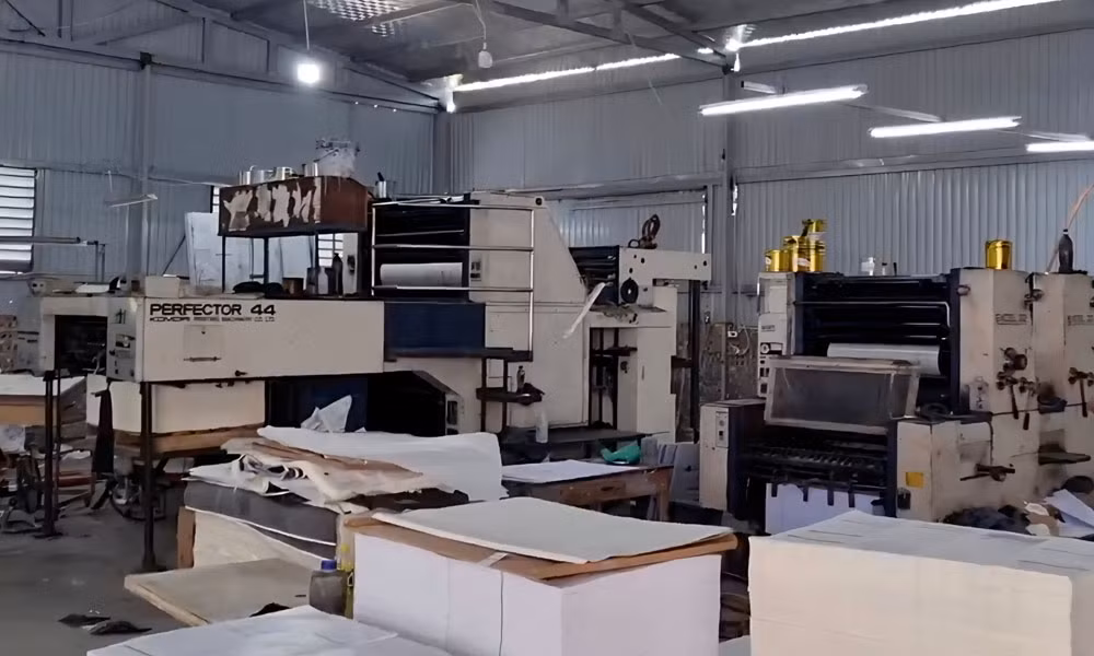 Từ đường dây sản xuất sách giả cực lớn: Có kẽ hở trong việc phân phối Sách giáo khoa -0