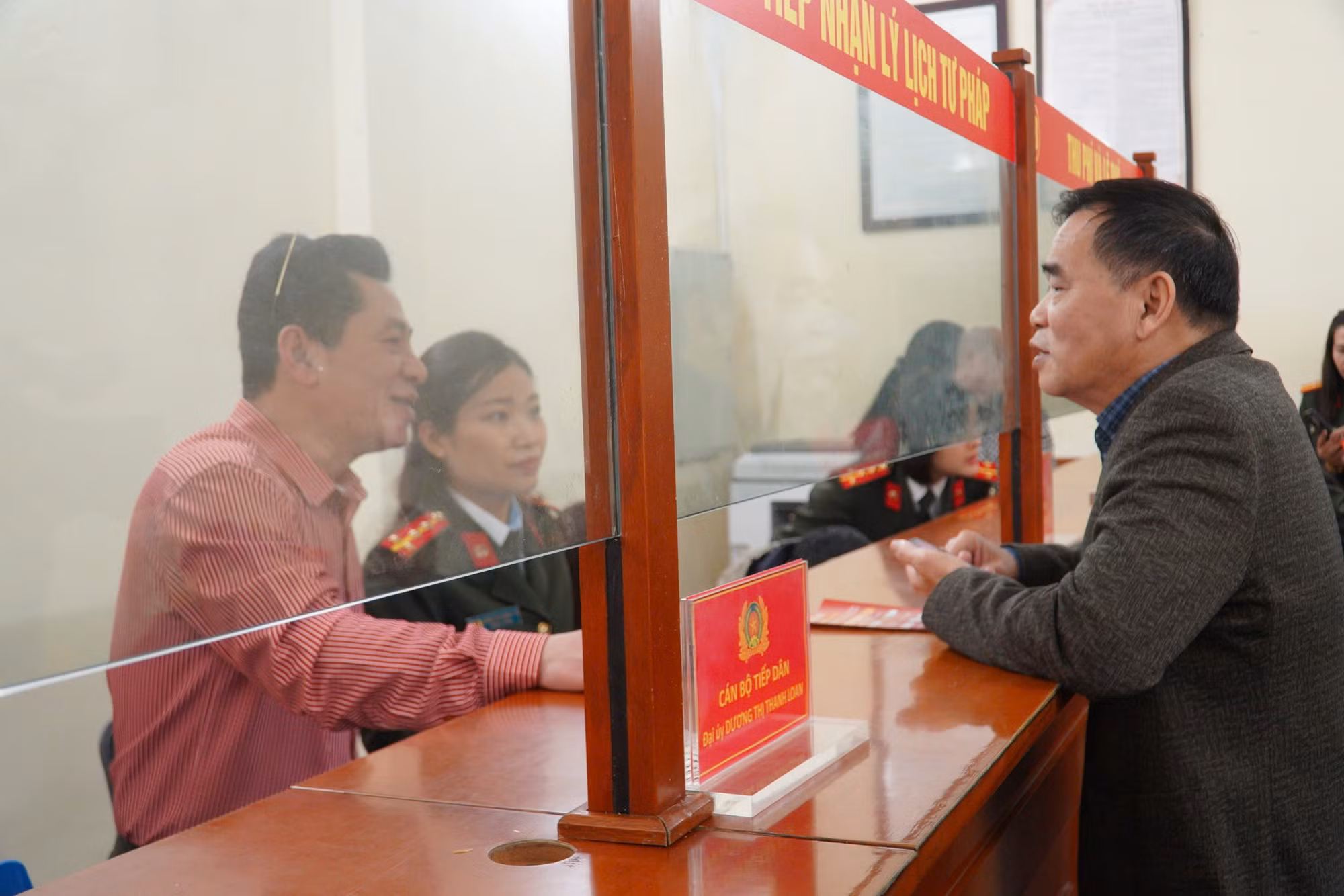 Ghi nhận trong ngày đầu tiên, Công an thực hiện nhiệm vụ cấp phiếu lý lịch tư pháp -0
