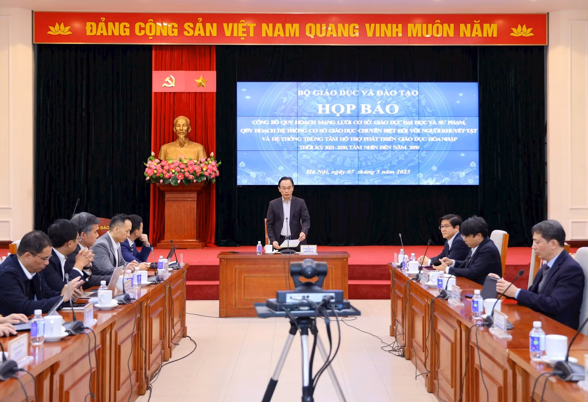 Quy hoạch mạng lưới cơ sở giáo dục: Đại học công lập chiếm 70% quy mô đào tạo -0