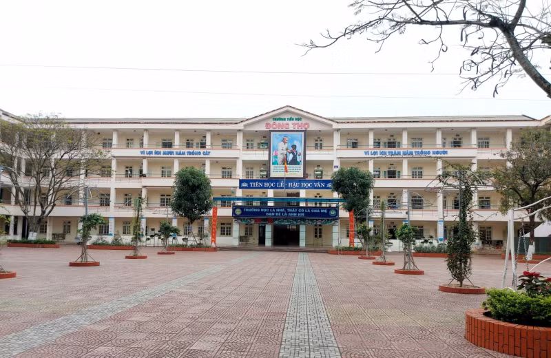 Khởi tố bị can nữ hiệu trưởng bị tố ăn bớt tiền của học sinh -0