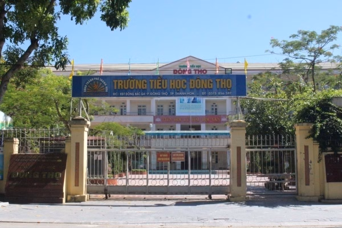 Khởi tố bị can nữ hiệu trưởng bị tố ăn bớt tiền của học sinh -0