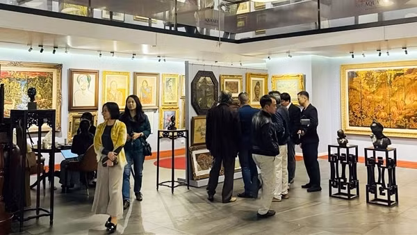 Ấn tượng về vẻ đẹp người phụ nữ trong triển lãm “Nghệ thuật Việt Nam thế kỷ XX”