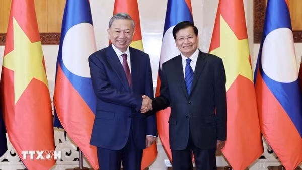 Dành ưu tiên cao nhất vun đắp quan hệ hữu nghị đặc biệt và hợp tác toàn diện Việt Nam-Lào