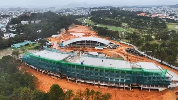 UBND tỉnh Lâm Đồng lên tiếng vụ huỷ bỏ 2 văn bản chuyển đổi rừng thông trong sân golf Đồi Cù Đà Lạt