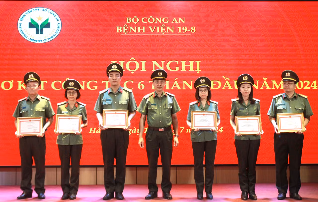 Đẩy mạnh chuyển đổi số -0